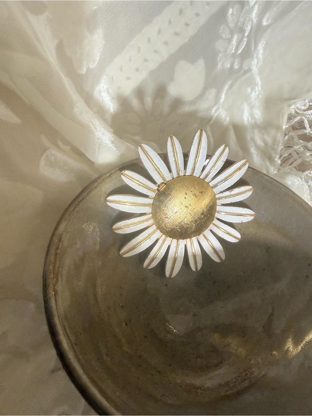 Vintage MCM AVON White and Gold Daisy Statement Brooch